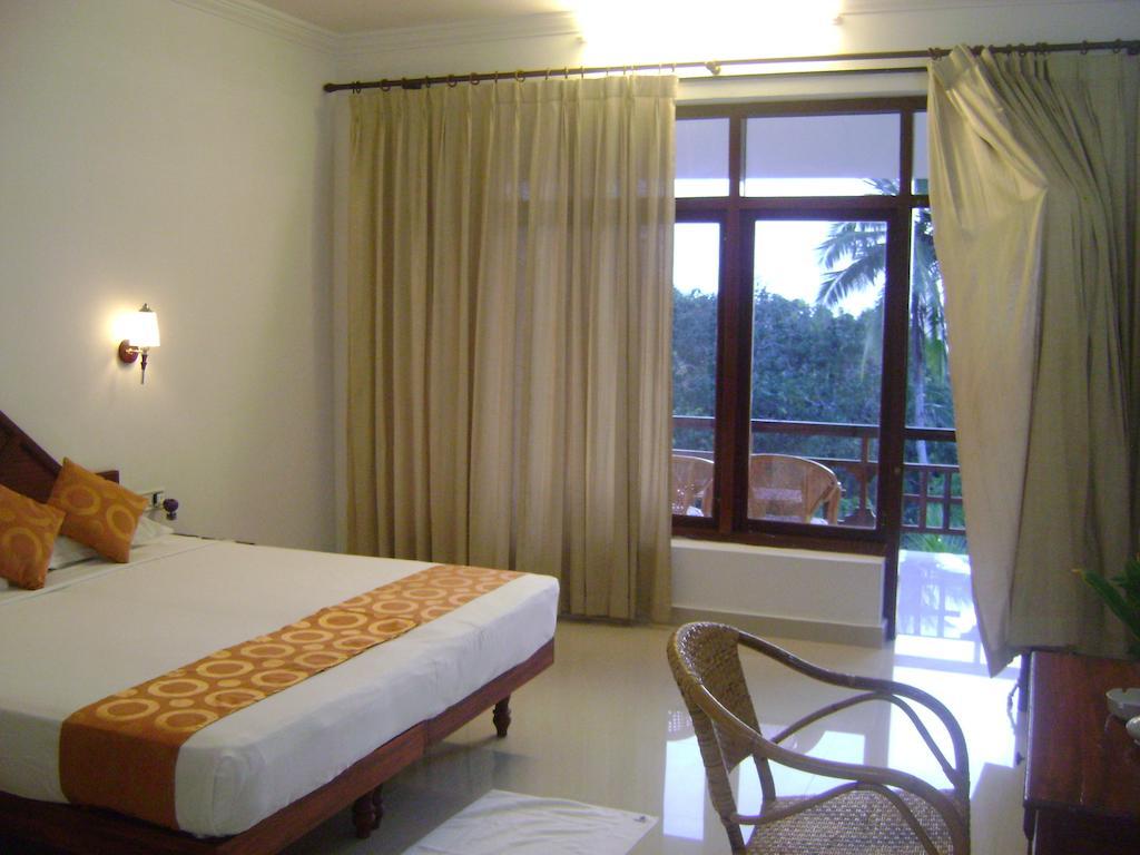 Chakra Ayurvedic Resort Kovalam Quarto foto